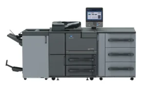 AccurioPrint 2100 mit Finisher