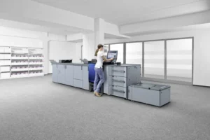 AccurioPress C4080 im Einsatz in einer Druckerei